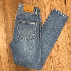 Denim Forum (the nico mid rise skinny jean)
